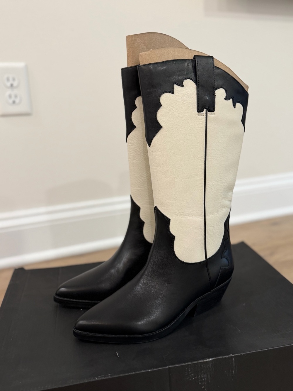 Marc Fisher LTD ML HILARIA Western Knee High Boots Leather 7M